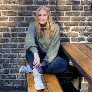 Meet your Posher, Hailey